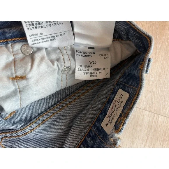 Levi's Premium 501 Cut Off Denim Shorts Womens 26 Blue Frayed Hem Acid Wash - Picture 2 of 8